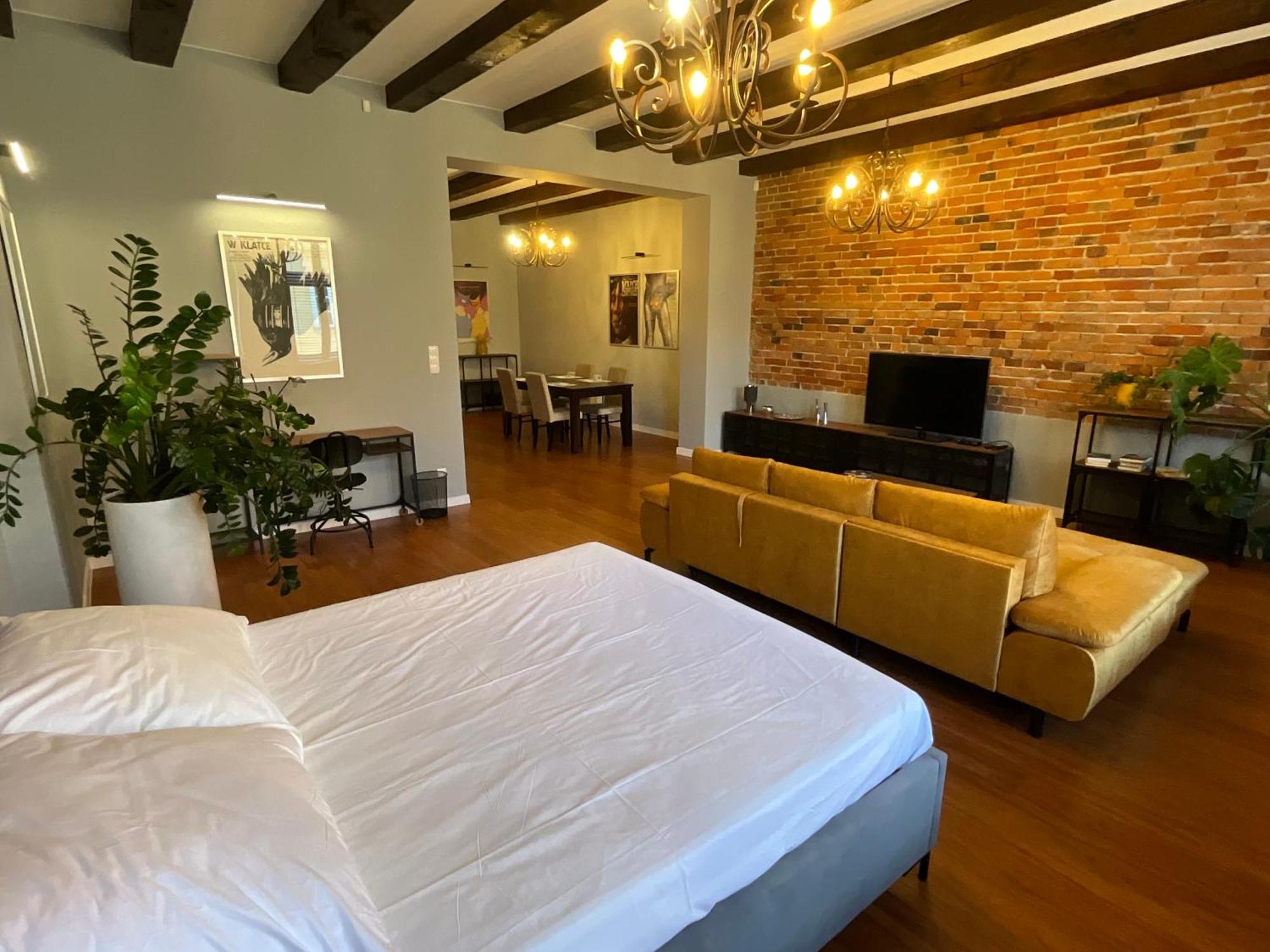 Apartamenty Zlota Nic ออปอเล ภายนอก รูปภาพ